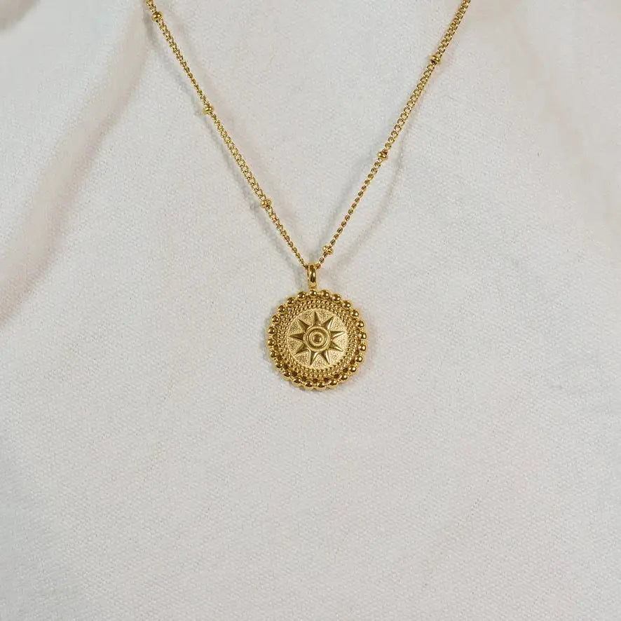 Star Disk Pendant Necklace