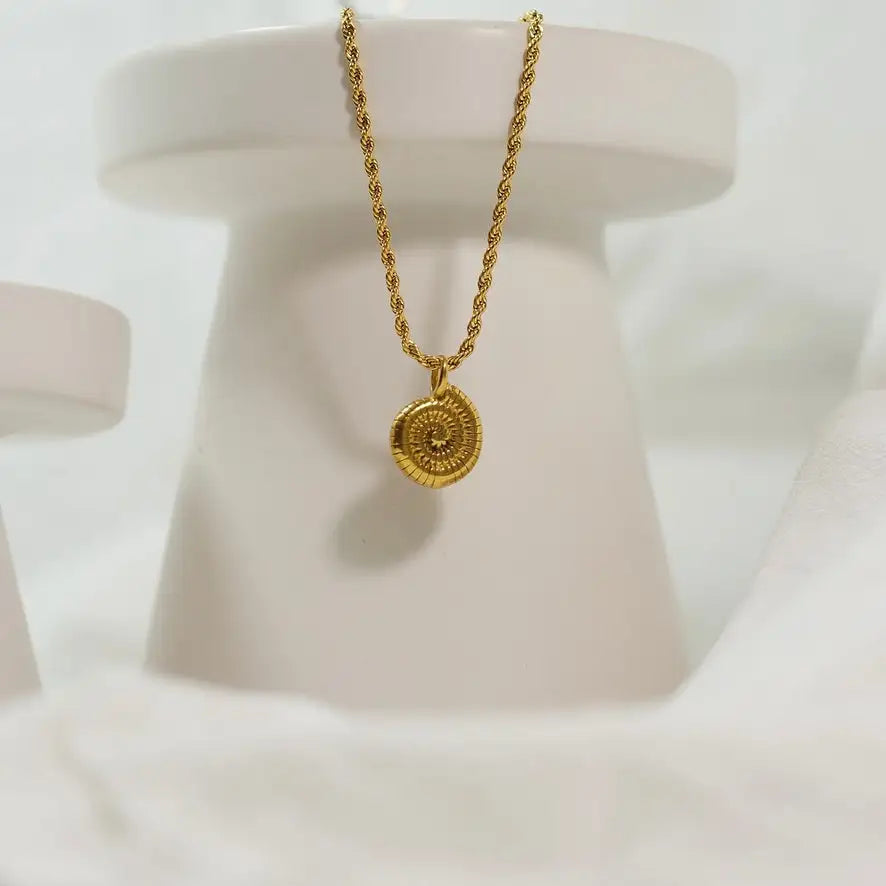 
                      
                        Sea Shell Pendant Necklace
                      
                    