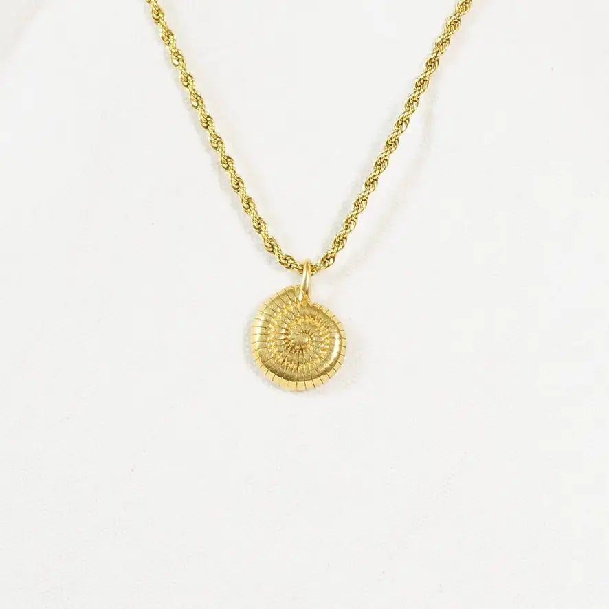 
                      
                        Sea Shell Pendant Necklace
                      
                    