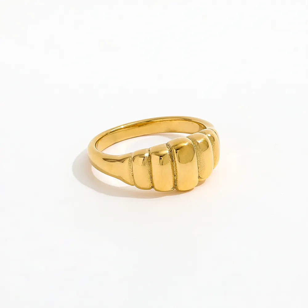 Croissant Style Ring