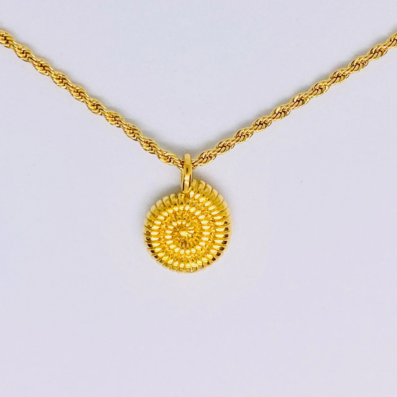 Sea Shell Pendant Necklace